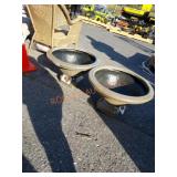 24" wide Urn. 2xthebid!