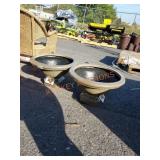 24" wide Urn. 2xthebid!