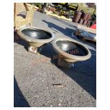 24" wide Urn. 2xthebid!