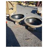 24" wide Urn. 2xthebid!