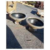 24" wide Urn. 2xthebid!