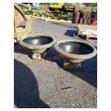 24" wide Urn. 2xthebid!