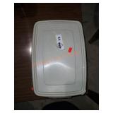 Rubbermaid 17c plastic Storage