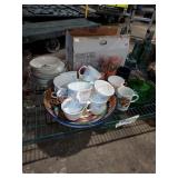 Miscellaneous glass lot