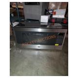 GE Spacemaker Microwave Oven