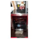 Magic Chef 5.1cu.ft. Built In Beverage Cooler