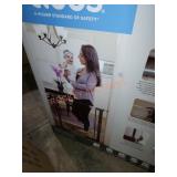 Qdos crystal designer baby gate