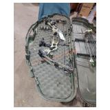 Left handed Hoyt vectrix plus bow and case
