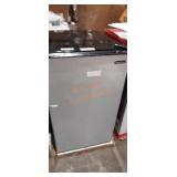 Magic Chef 4.4Cu.Ft. Compact Refrigerator