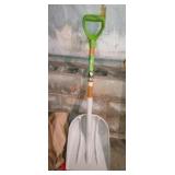 AMES:  27.5 in. D-Handle Poly Grain Scoop Shovel