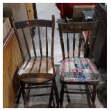 Vibtage wooden chairs