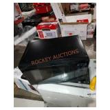 Magic chef .7 cu.ft microwave