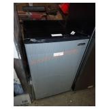 Magic chef 3.3 cu.ft mini fridge