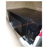 Magic Chef Countertop Microwave