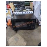 Magic Chef .7cu.ft. Countertop Microwave