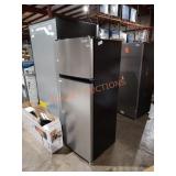 Vissani compact refrigerator