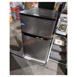 Magic Chef Compact Refrigerator Freezer