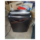 Amazon Basics Paper and Card Shredder