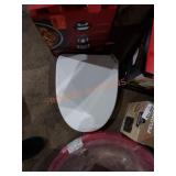 Elongated toilet seat