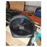 Amazon Basics 11" fan