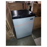 Magic Chef 2.6cf compact refrigerator