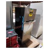 Magic Chef compact refrigerator