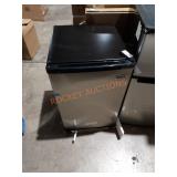 Whynter 2.1cuft upright freezer