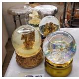Snow globe lot