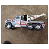 Nylint towing truck toy