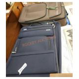 Forecast and protégé luggage set