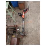 Black+DECKER weed trimmer