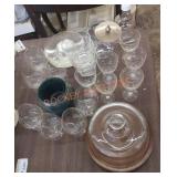 Miscellaneous glassware lot