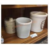 Pottery crocks lot