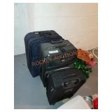3 larger luggage Pieces