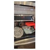 Pyrex and more cookware lot