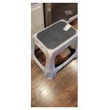 Rubbermaid Plastic step stool