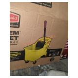 Rubbermaid Tandem Bucket with Wringer