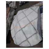 70" Round White & Gray Shag Rug