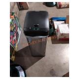 13gal touchless trashcan