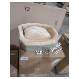 K&H Pet Products Heated Small Pet Bed