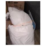 2 - Utopia Bedding 20" x 20" Pillows