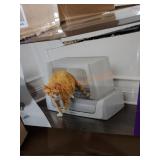 Pet safe self cleaning liter box