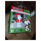 Peanuts snoopy airblown inflatable