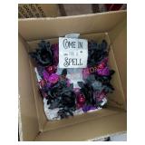 Case 20" holiday wreath rose and crow