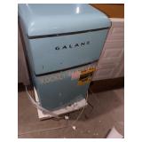 Galanz 3.1. Cu ft Retro Compact Refrigerator