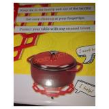 Lodge cast iron 6 quart dutch oven