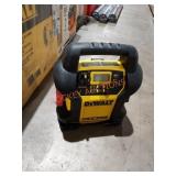 Dewalt Jumpstarter. 1400A, 120PSI, and 3.1A