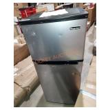 Magic Chef 4.5cu ft Refrigerator