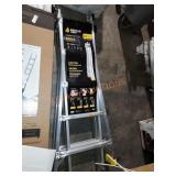 Gorilla ladder 300lb capacity