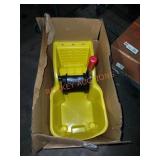 Rubbermaid tandem bucket